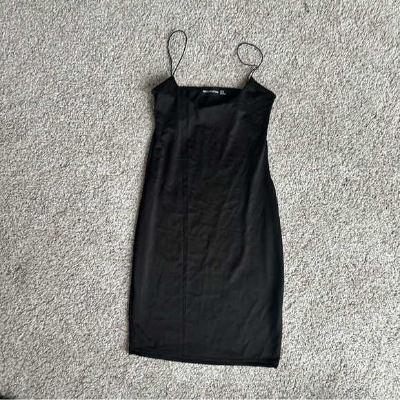 PrettyLittleThing Basic Black Slinky Spaghetti Strap Bodycon Mini Dress - Picture 1 of 3